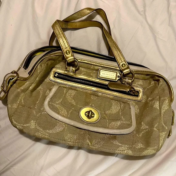Authentic Coach purse - Picture 4 of 13